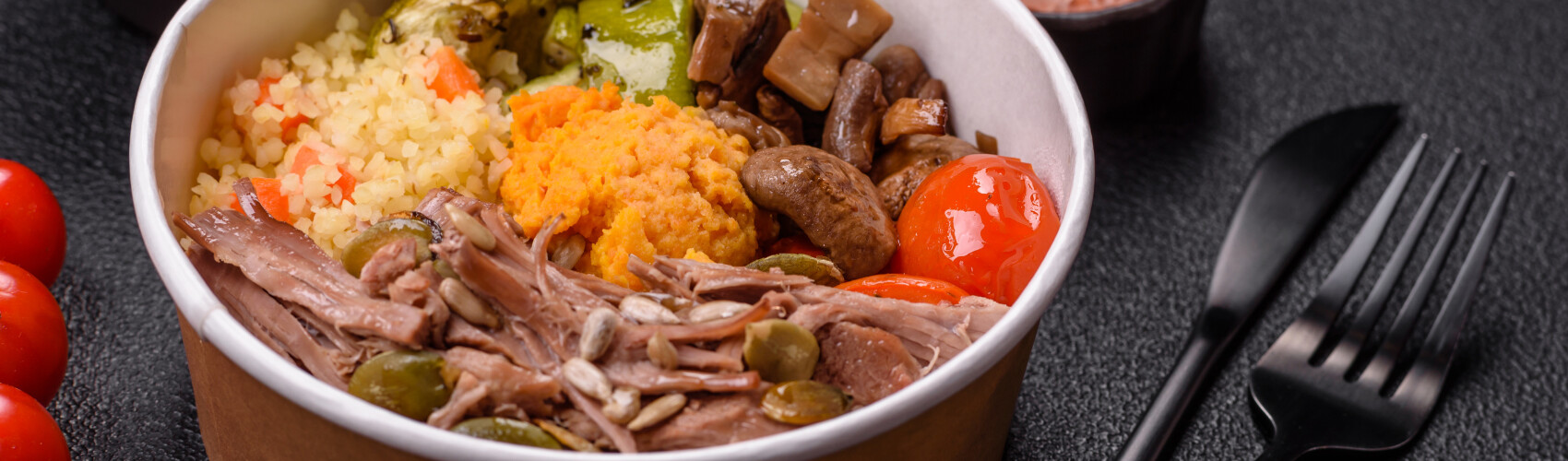 Yakimeshi de carne y vegetales